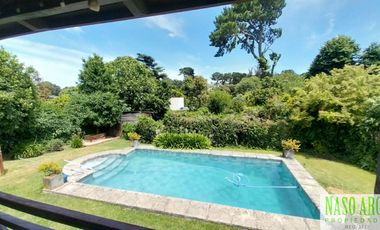 Hermosa propiedad en venta en Sierra de los Padres. Gas natural conectado.