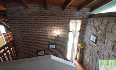 Hermosa propiedad en venta en Sierra de los Padres. Gas natural conectado.