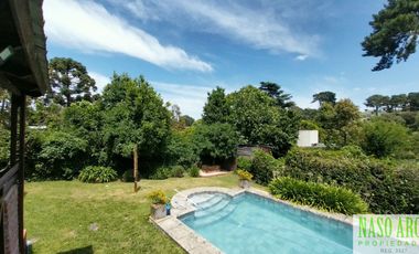 Hermosa propiedad en venta en Sierra de los Padres. Gas natural conectado.