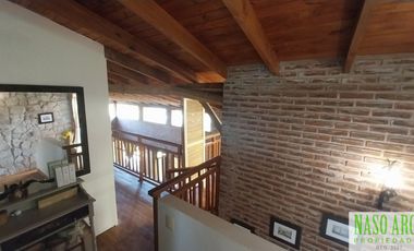 Hermosa propiedad en venta en Sierra de los Padres. Gas natural conectado.