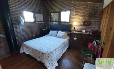 Hermosa propiedad en venta en Sierra de los Padres. Gas natural conectado.