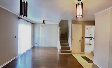 Casa en Arriendo en Jardin Austral