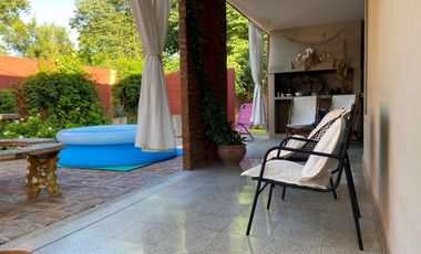 Casa en venta - 2 Dormitorios 1 Baño - 96mts2 - Ramallo