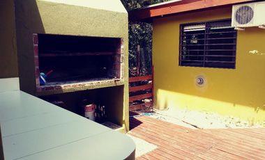 Casa en venta - 3 Dormitorios 3 Baños - 675mts2 - Mar de las Pampas