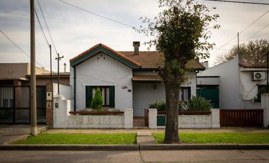 CHALET BARRIO RESIDENCIAL