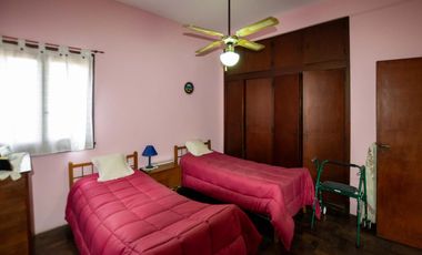 CHALET BARRIO RESIDENCIAL