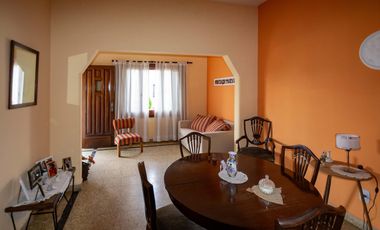 CHALET BARRIO RESIDENCIAL