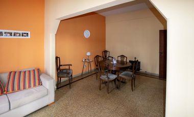 CHALET BARRIO RESIDENCIAL