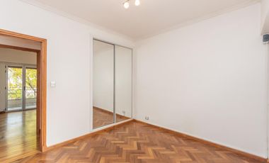 Departamento en venta en Martinez, 4 ambientes con balcón.