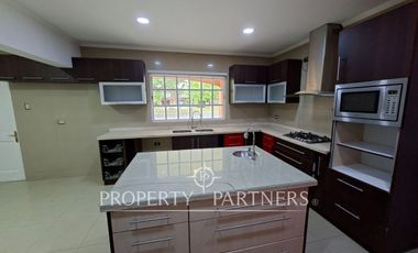 Espectacular casa en exclusivo condominio