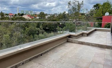 Casa en renta en Bosques de las Lomas, Cd. de México