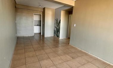 ALQUILER! Amplio departamento de 1 dormitorio en Próspero García al 100, zona Parque 9 de Julio