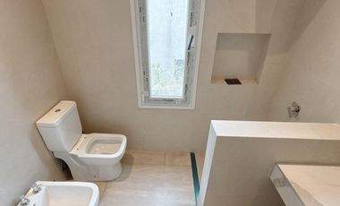 Alquiler Anual Casa a Estrenar, Impecable, Excelente Calidad Lote interno