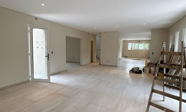 Alquiler Anual Casa a Estrenar, Impecable, Excelente Calidad Lote interno