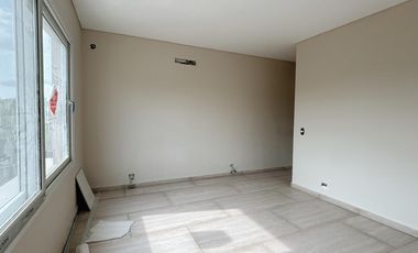 Alquiler Anual Casa a Estrenar, Impecable, Excelente Calidad Lote interno