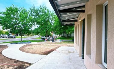 Alquiler Anual Casa a Estrenar, Impecable, Excelente Calidad Lote interno