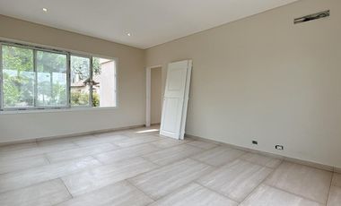 Alquiler Anual Casa a Estrenar, Impecable, Excelente Calidad Lote interno