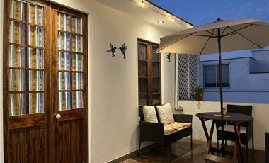 Duplex penthouse de 4 dormitorios, 3 baños, terraza y cochera