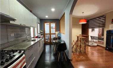 Duplex penthouse de 4 dormitorios, 3 baños, terraza y cochera