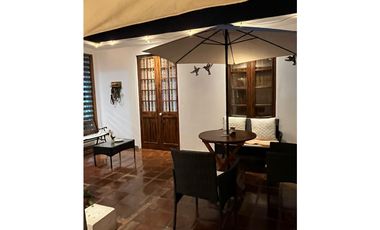 Duplex penthouse de 4 dormitorios, 3 baños, terraza y cochera