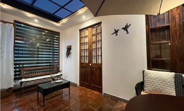 Duplex penthouse de 4 dormitorios, 3 baños, terraza y cochera