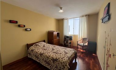 Duplex penthouse de 4 dormitorios, 3 baños, terraza y cochera