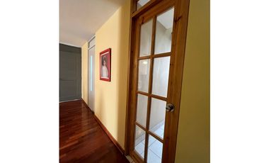 Duplex penthouse de 4 dormitorios, 3 baños, terraza y cochera