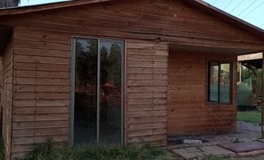 ARRIENDO CASA MADERA CHAMPA DARIO PAVEZ COMUNA DE PAINE