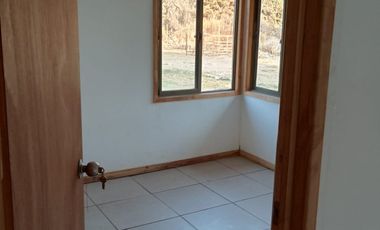 ARRIENDO CASA MADERA CHAMPA DARIO PAVEZ COMUNA DE PAINE