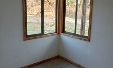 ARRIENDO CASA MADERA CHAMPA DARIO PAVEZ COMUNA DE PAINE