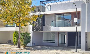 Casa en VENTA P. Queretaro Lomas de Angelópolis Cholula Puebla.