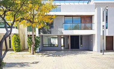 Casa en VENTA P. Queretaro Lomas de Angelópolis Cholula Puebla.