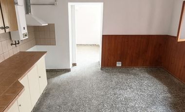 Casa en alquiler Parque Montecristo 2 dormitorios cochera y patio