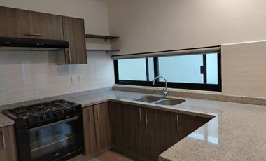 CASA EN RENTA EN EL REFUGIO, DENTRO DE BOJAI, QUERETARO