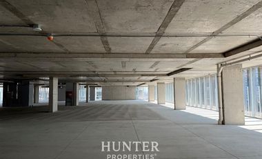 Oficina en Arriendo en San Martin / Santo Domingo. Metro Santa Ana