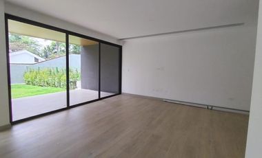 Venta Casa a estrenar  dentro de Urbanización la Viña AH