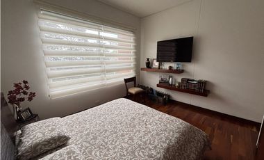 Apartamento duplex con vista verde, sector Tesoro - Poblado