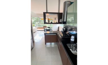 Apartamento duplex con vista verde, sector Tesoro - Poblado