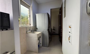 Apartamento duplex con vista verde, sector Tesoro - Poblado