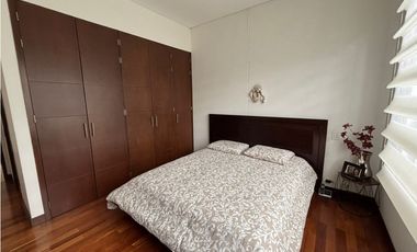 Apartamento duplex con vista verde, sector Tesoro - Poblado