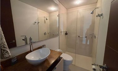 Apartamento duplex con vista verde, sector Tesoro - Poblado