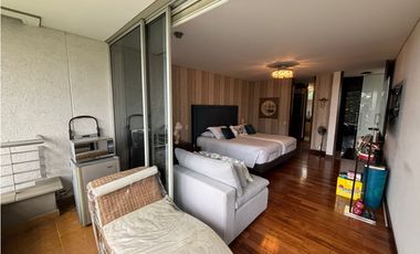 Apartamento duplex con vista verde, sector Tesoro - Poblado