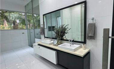 Casa amoblada para la venta en los Balsos N°1, Poblado