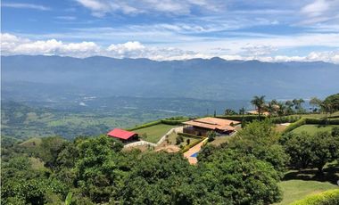 VENTA HERMOSA FINCA EN SANTA BRBARA