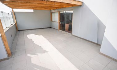 Dúplex Residencial en Venta en El Derby de Monterrico – 5 Dormitorios, 5 Cocheras y Ubicación Estratégica