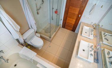 Dúplex Residencial en Venta en El Derby de Monterrico – 5 Dormitorios, 5 Cocheras y Ubicación Estratégica