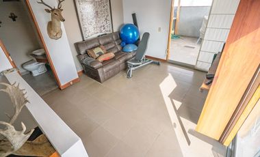 Dúplex Residencial en Venta en El Derby de Monterrico – 5 Dormitorios, 5 Cocheras y Ubicación Estratégica