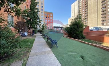 Departamento con estacionamiento y 2 dormitorios.