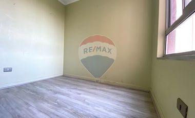 Departamento con estacionamiento y 2 dormitorios.