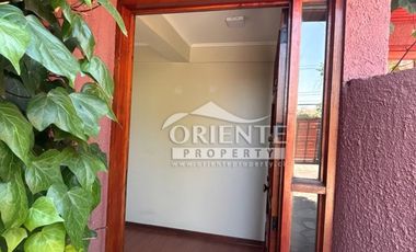 EXCELENTE CASA COMERCIAL EN CHESTERTON